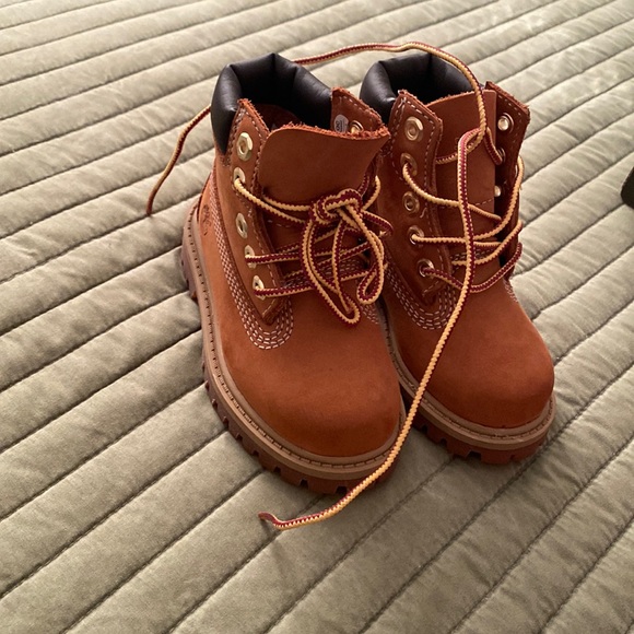 Timberland boots worn once - Picture 1 of 1